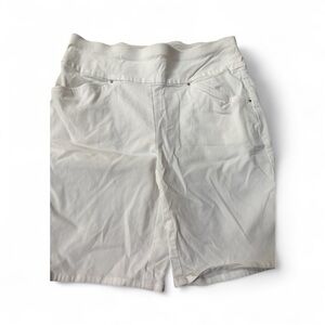 INC International Concepts White Shorts Size 4 – Classic Fit, Lightweight